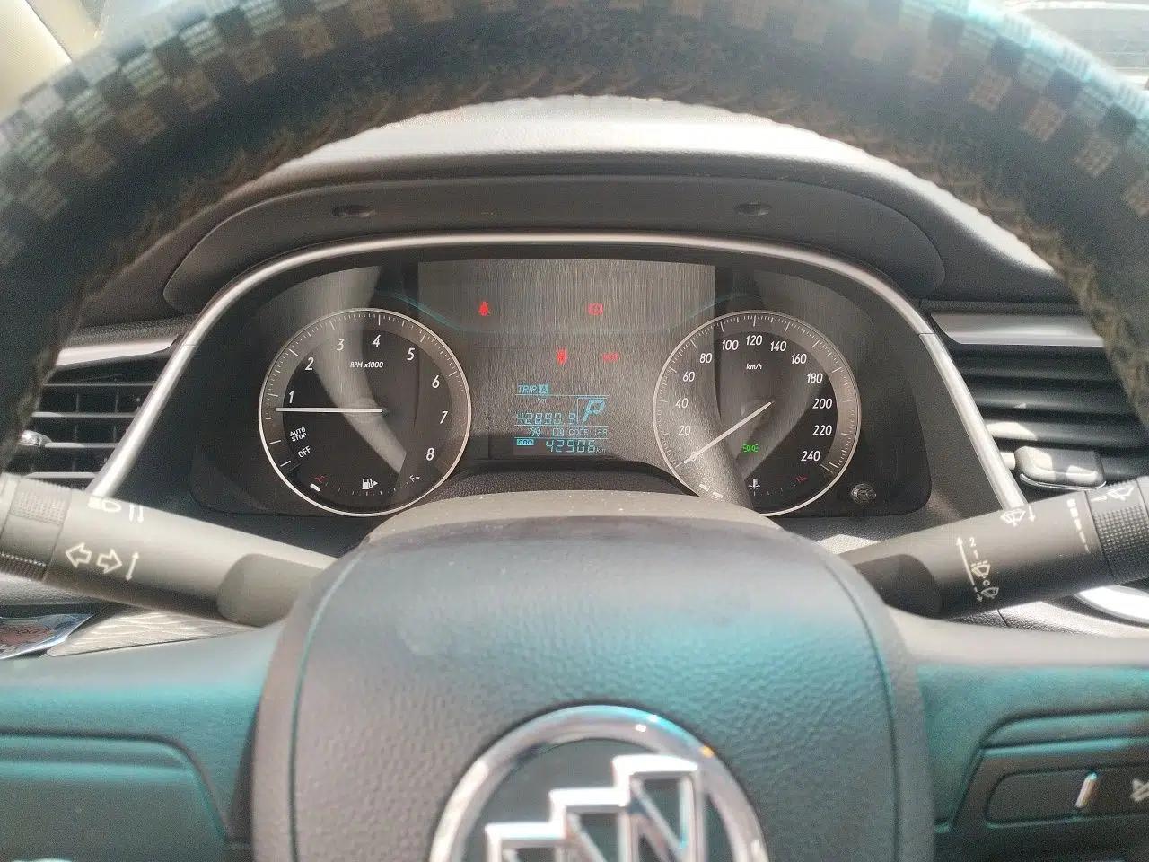 Buick GT 2015 15N Automatic Entry-Level Trim — миниатюра 11
