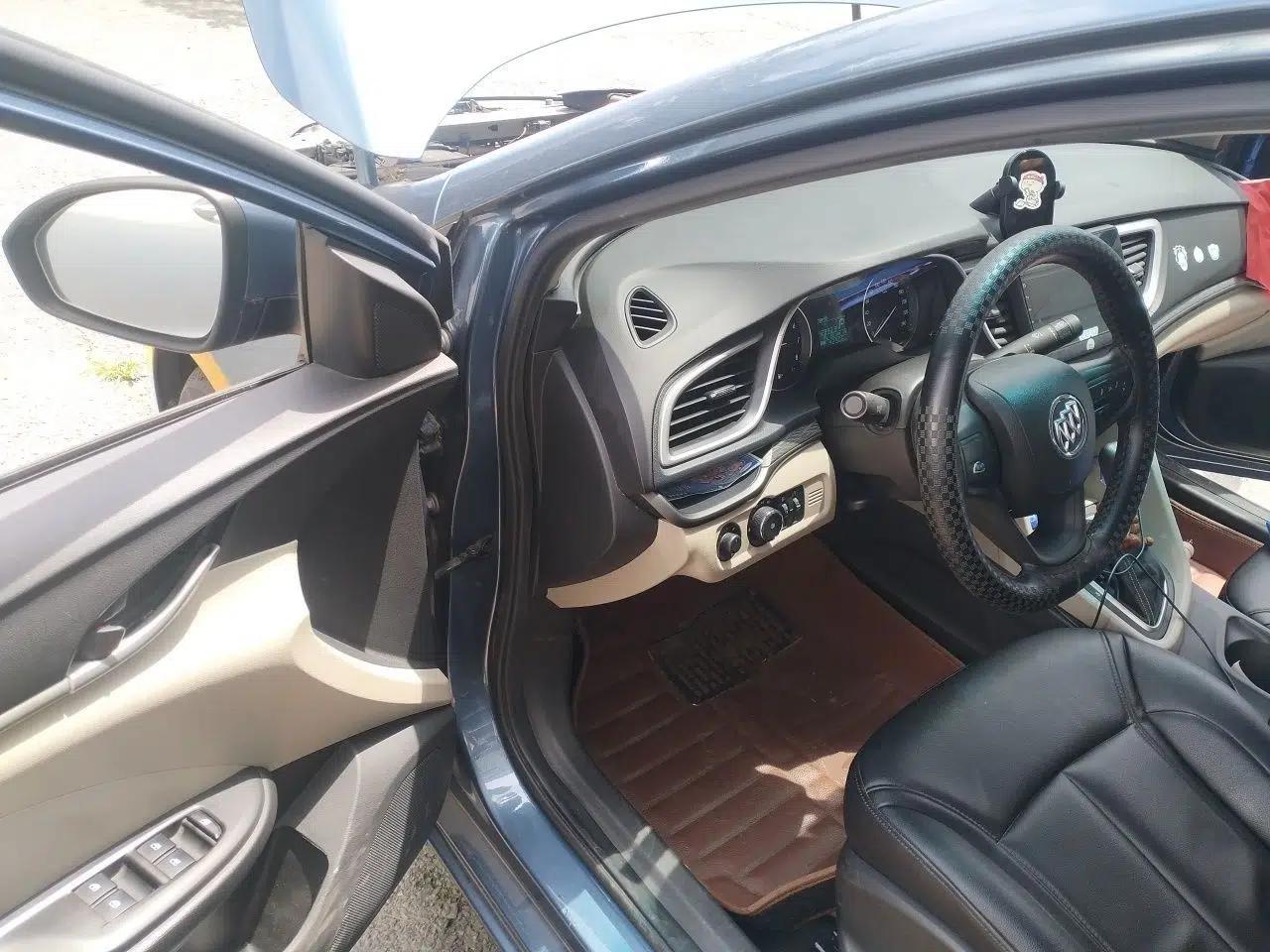 Buick GT 2015 15N Automatic Entry-Level Trim — миниатюра 16