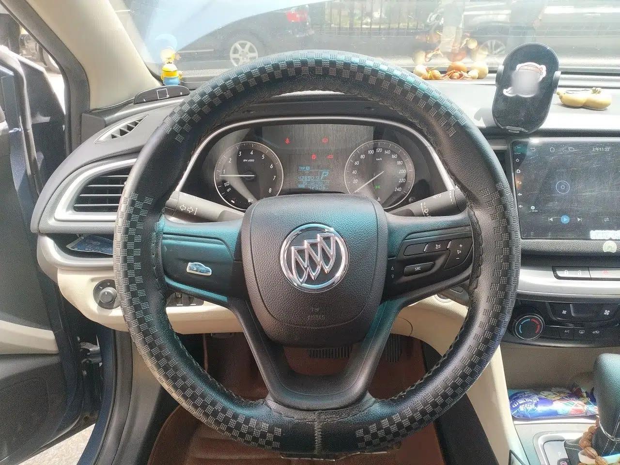 Buick GT 2015 15N Automatic Entry-Level Trim — миниатюра 10