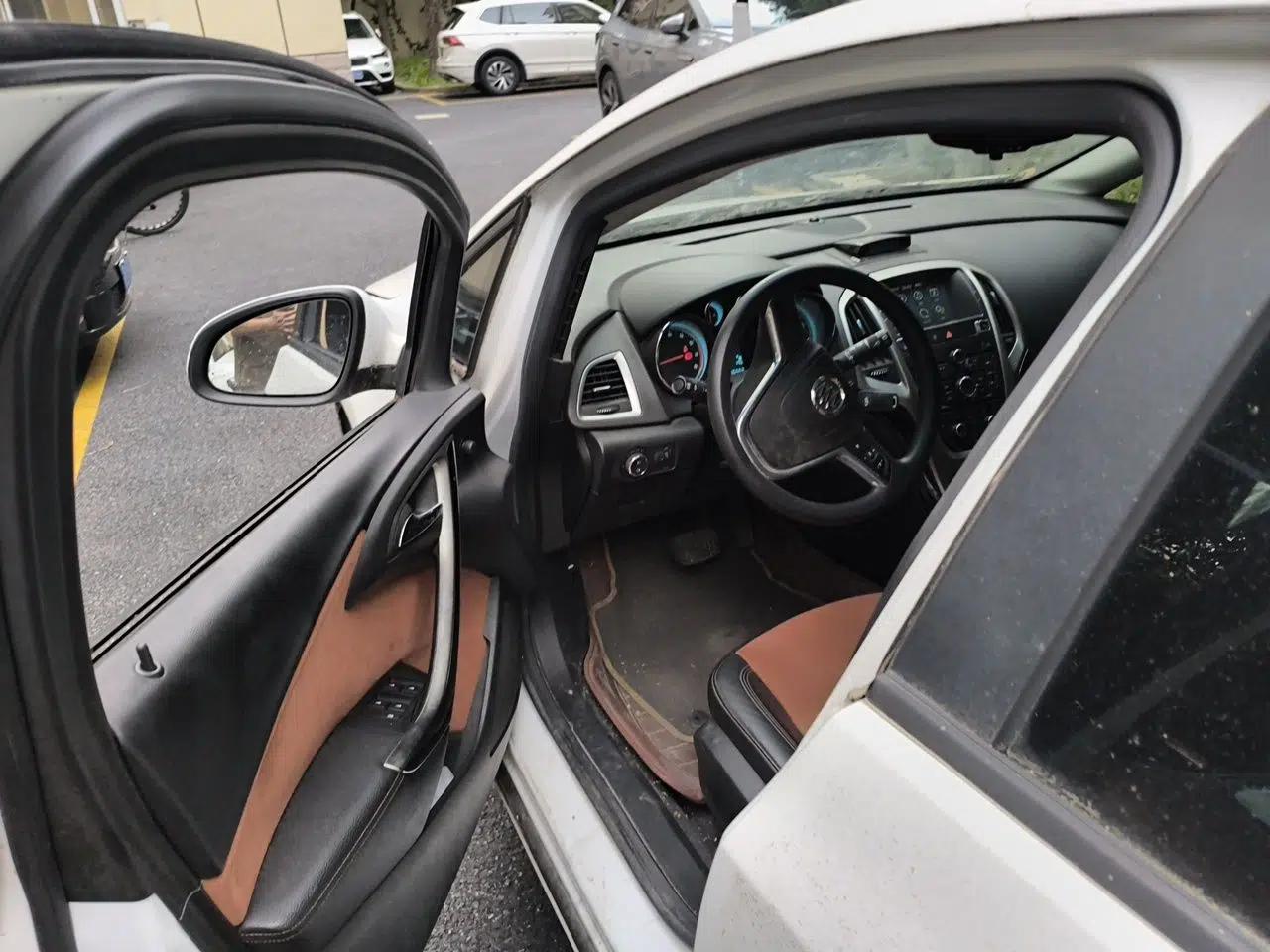 Buick GT 2014 XT 1.6T Automatic New Sharp Sport Edition — миниатюра 16