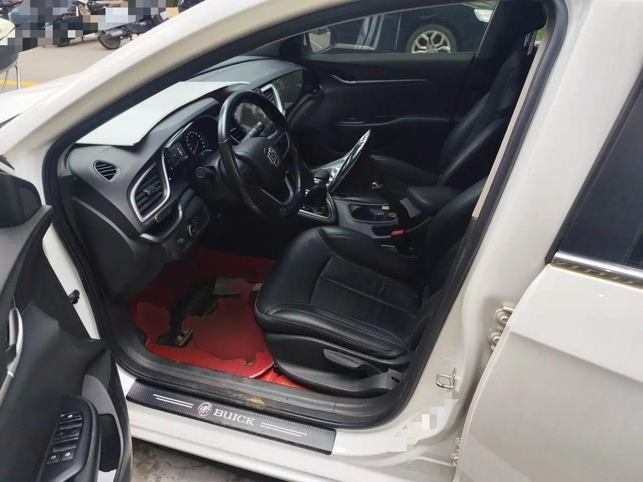 Buick GT 2018 18T Automatic Elite Model — миниатюра 15