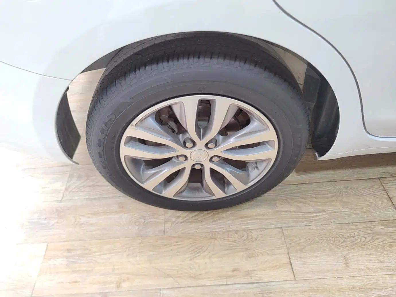 Buick GT 2021 Revised Version 1.3T Automatic Mild Hybrid Elite Edition — миниатюра 11