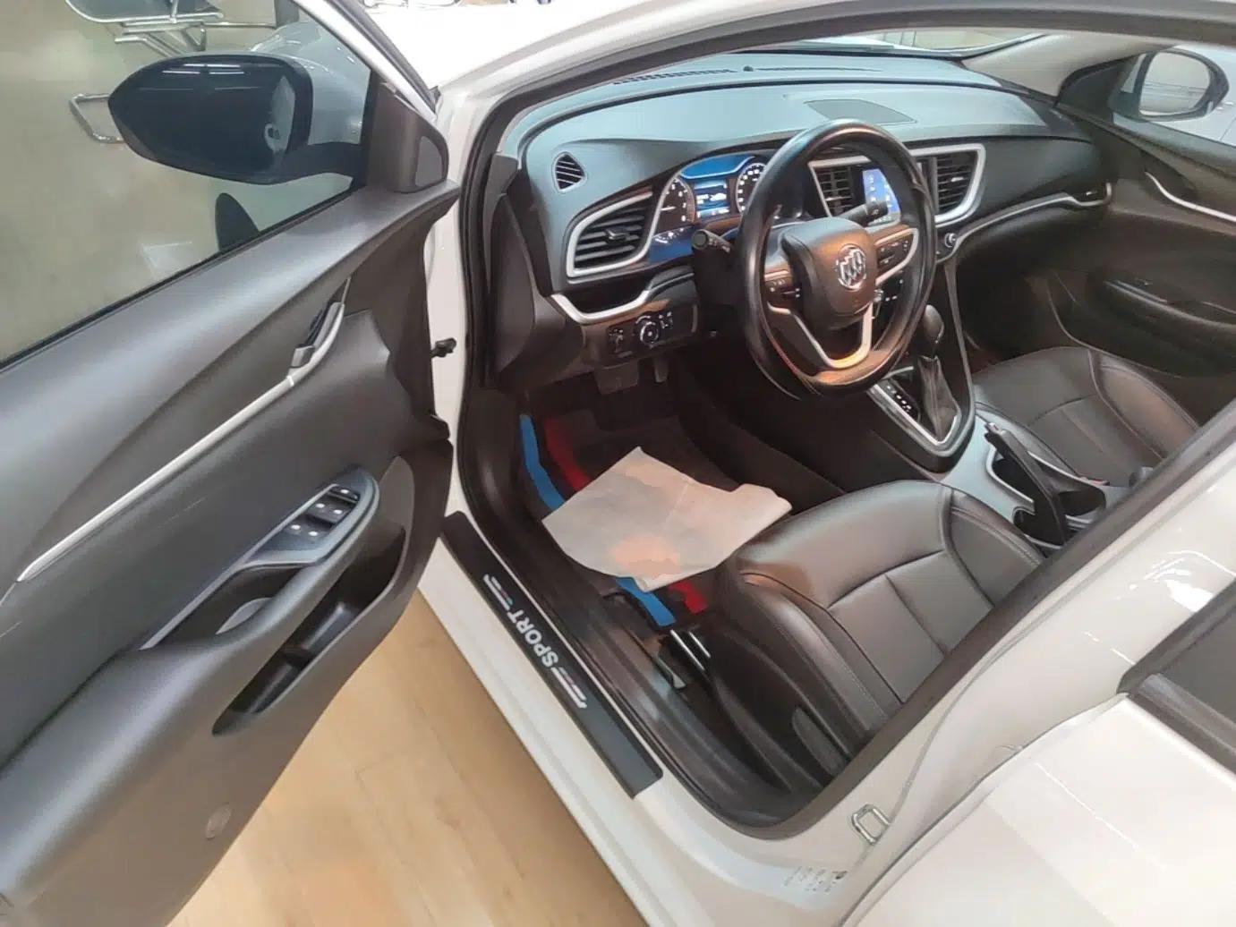 Buick GT 2021 Revised Version 1.3T Automatic Mild Hybrid Elite Edition — миниатюра 18