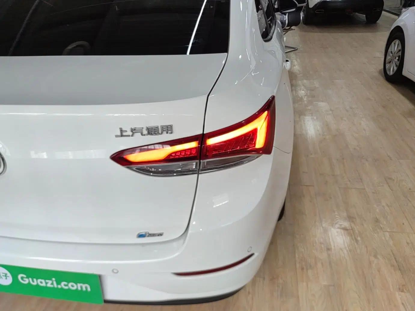 Buick GT 2021 Revised Version 1.3T Automatic Mild Hybrid Elite Edition — миниатюра 9