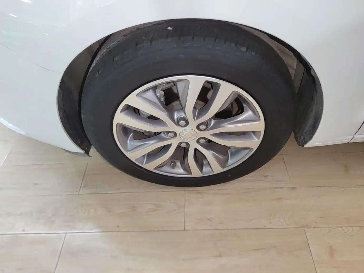 Buick GT 2021 Revised Version 1.3T Automatic Mild Hybrid Elite Edition — миниатюра 10