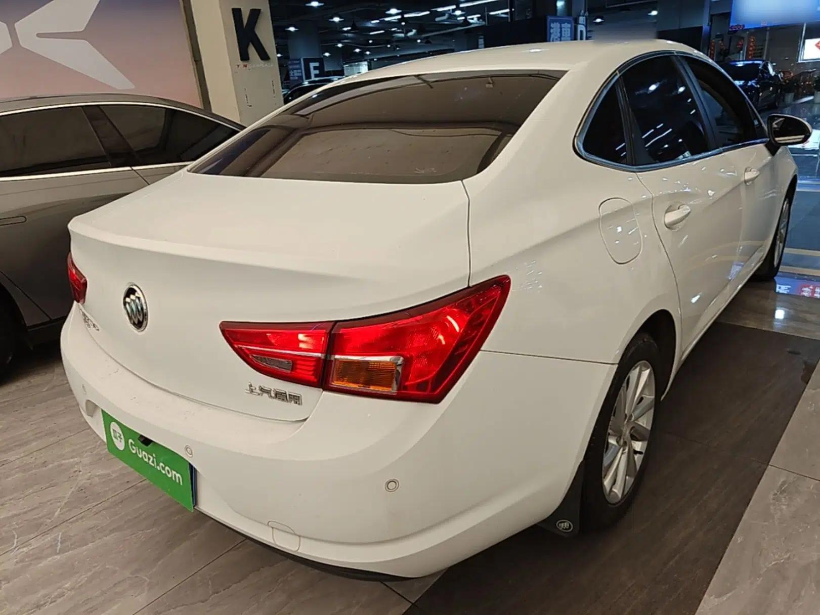 Buick Verano 2017 Sedan 15S Automatic Leading Model — миниатюра 6