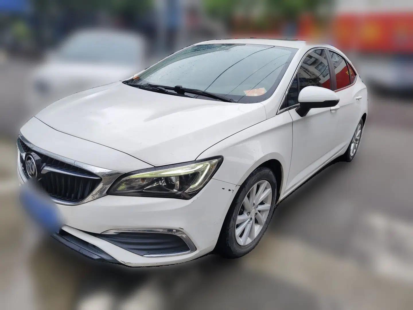 Buick Verano 2018 Sedan 15S Automatic Entry Model — миниатюра 1