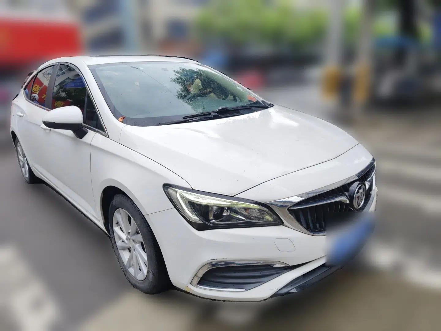 Buick Verano 2018 Sedan 15S Automatic Entry Model — миниатюра 3