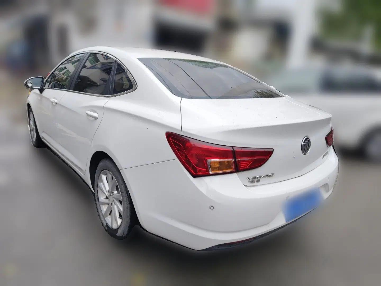 Buick Verano 2018 Sedan 15S Automatic Entry Model — миниатюра 4