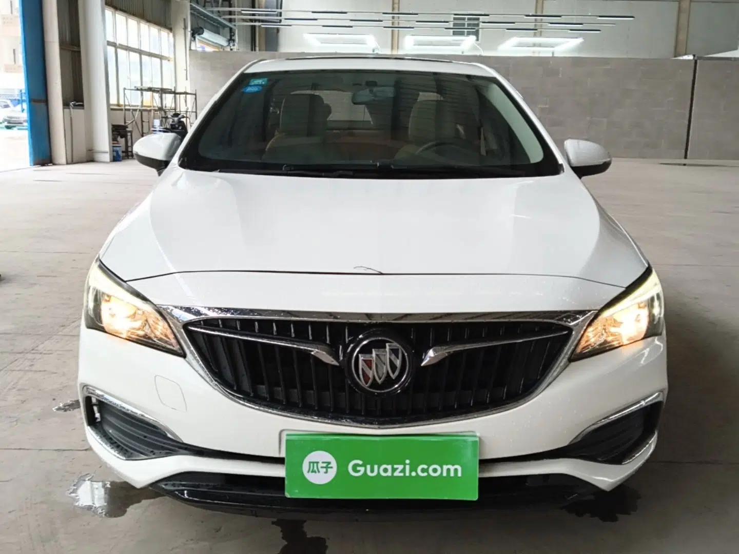 Buick Verano 2018 Sedan 15S Automatic Entry Model — миниатюра 2