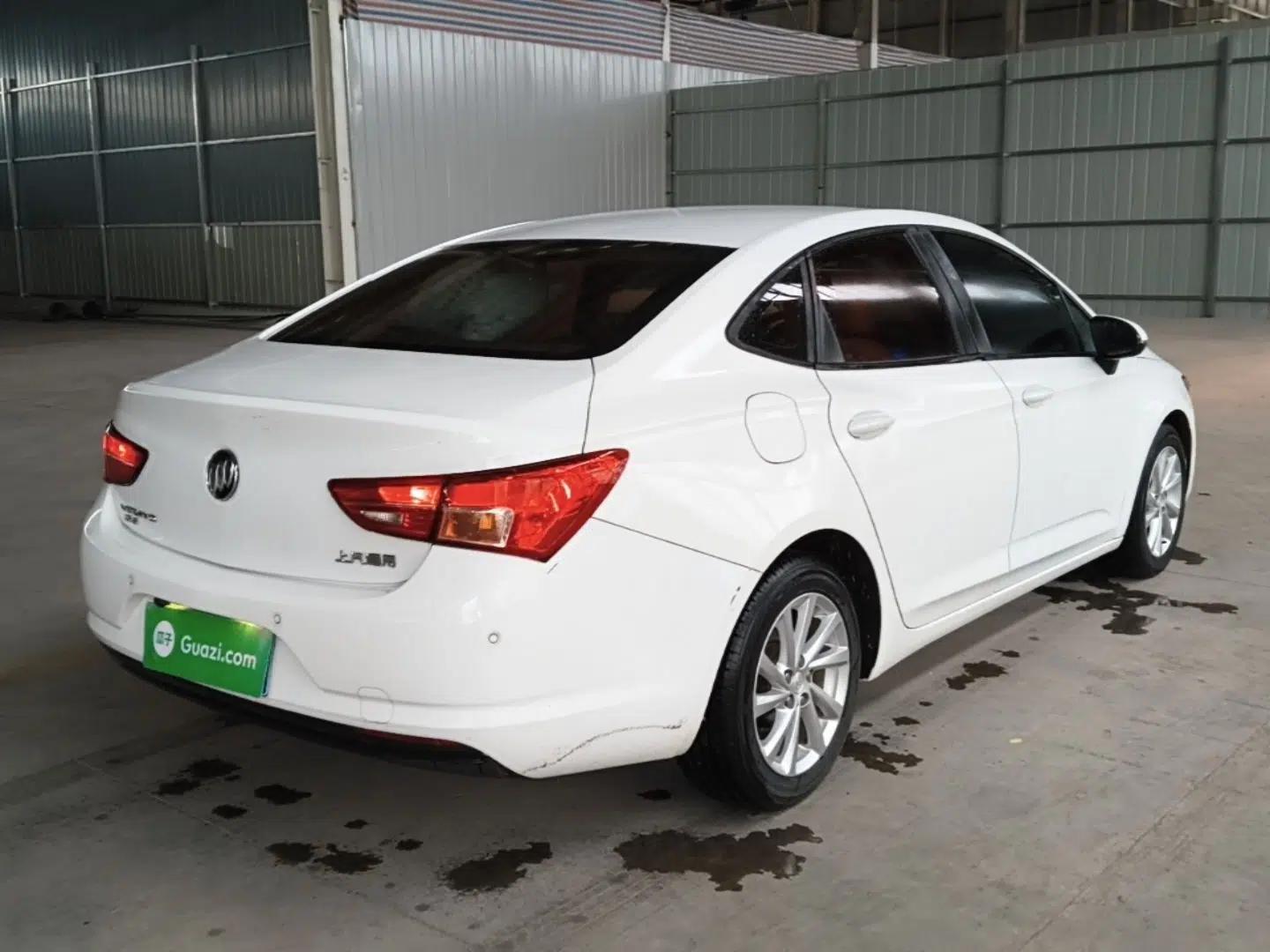 Buick Verano 2018 Sedan 15S Automatic Entry Model — миниатюра 6
