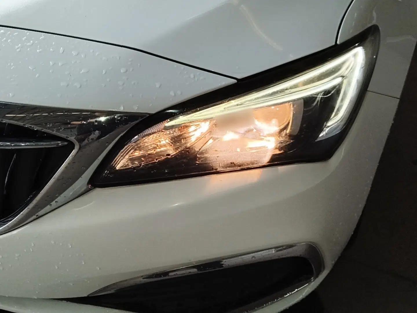 Buick Verano 2018 Sedan 15S Automatic Entry Model — миниатюра 8