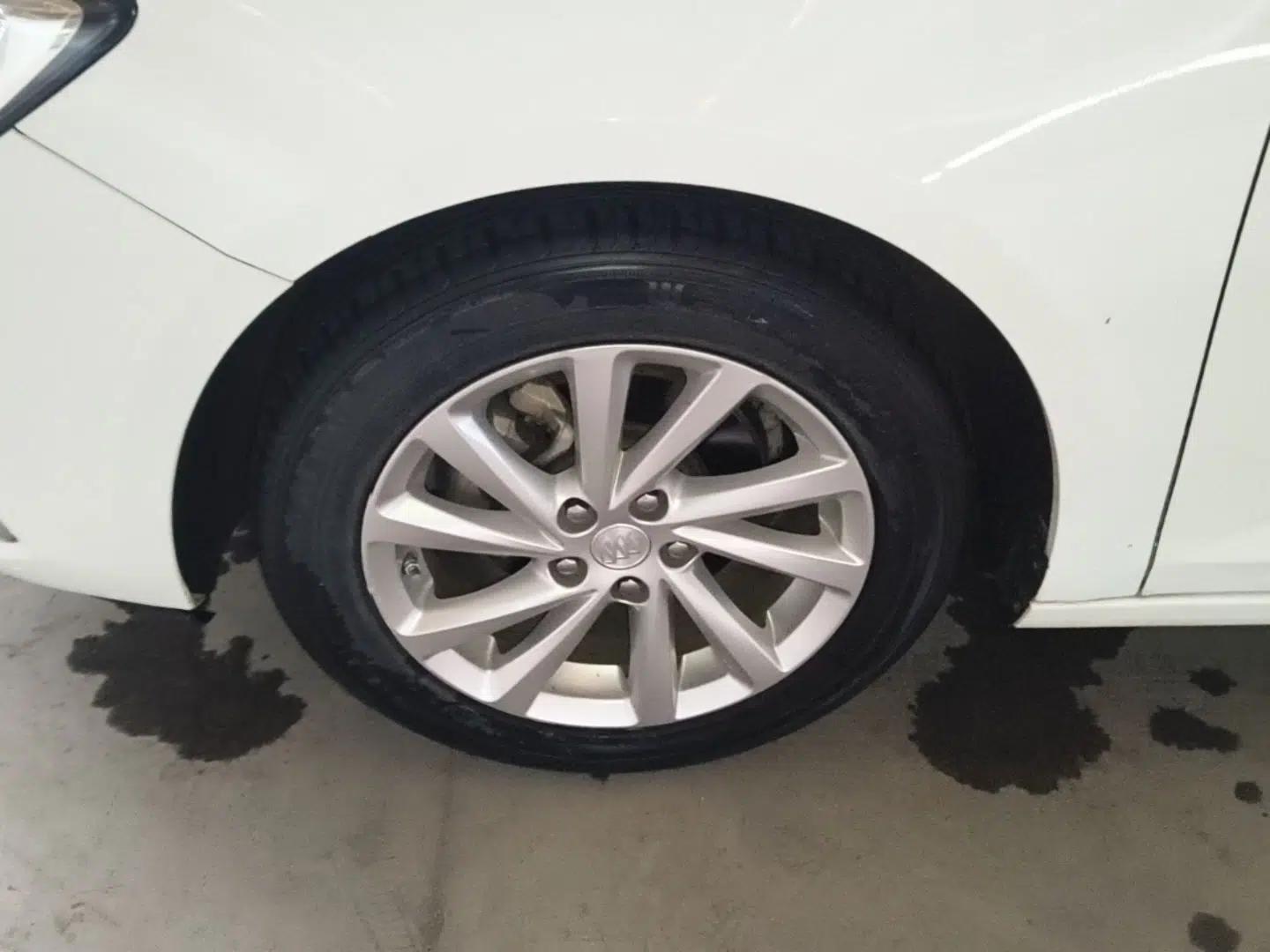 Buick Verano 2018 Sedan 15S Automatic Entry Model — миниатюра 10