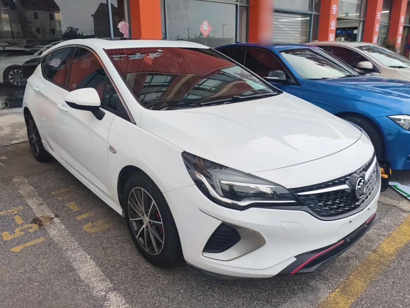 Buick Verano 2019 Hatchback GS 20T Dual-Clutch Leading Model — миниатюра 3