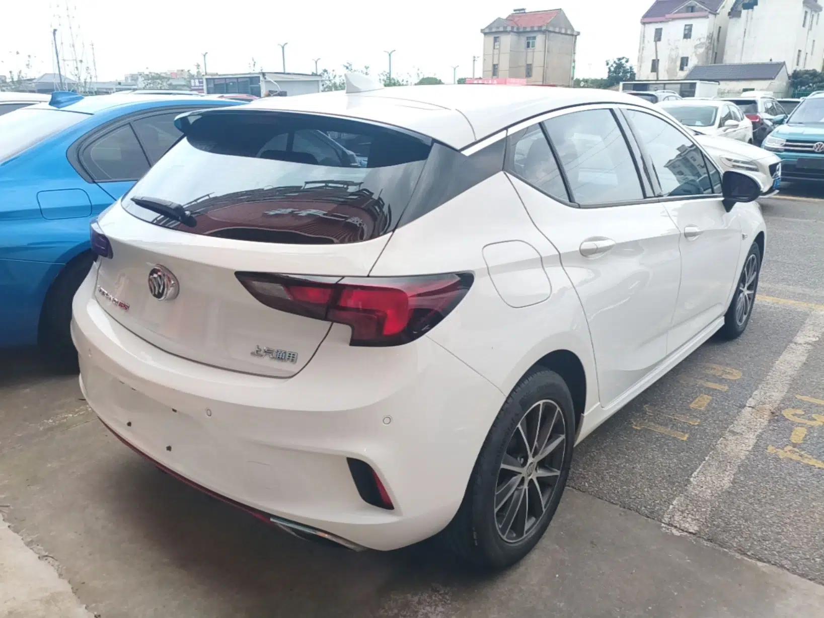 Buick Verano 2019 Hatchback GS 20T Dual-Clutch Leading Model — миниатюра 6