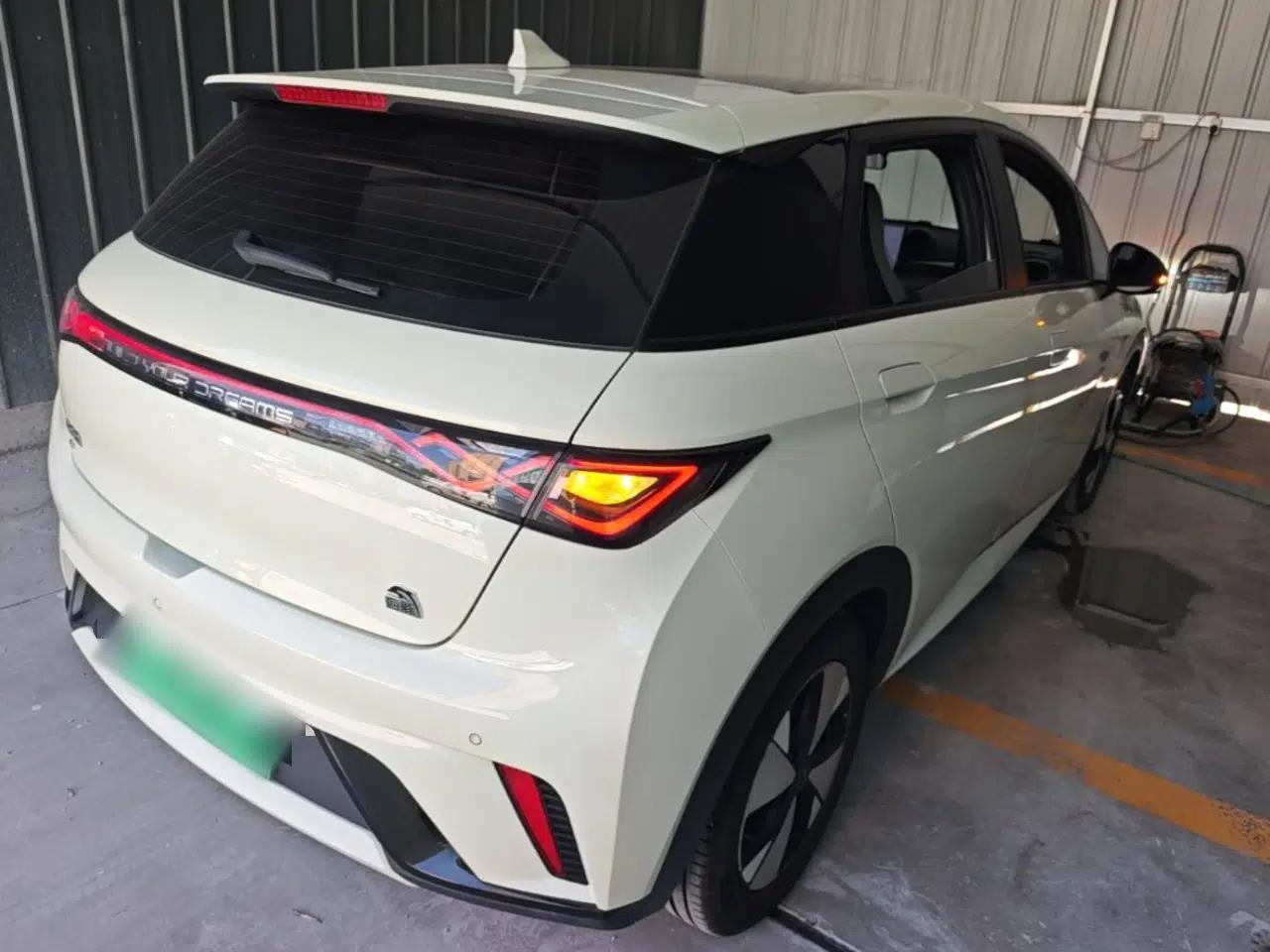 BYD Dolphin 2023 420 km Fashion Edition — миниатюра 6