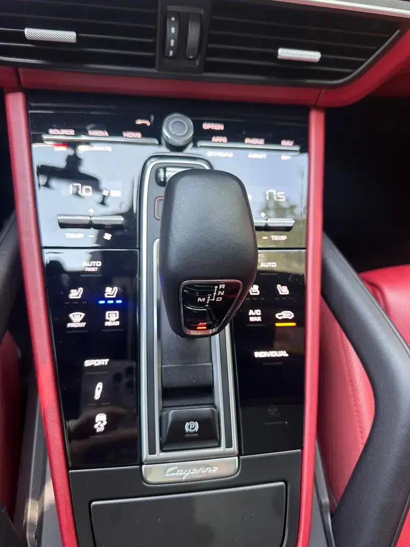 2022 Cayenne 3.0T Platinum Edition — миниатюра 6
