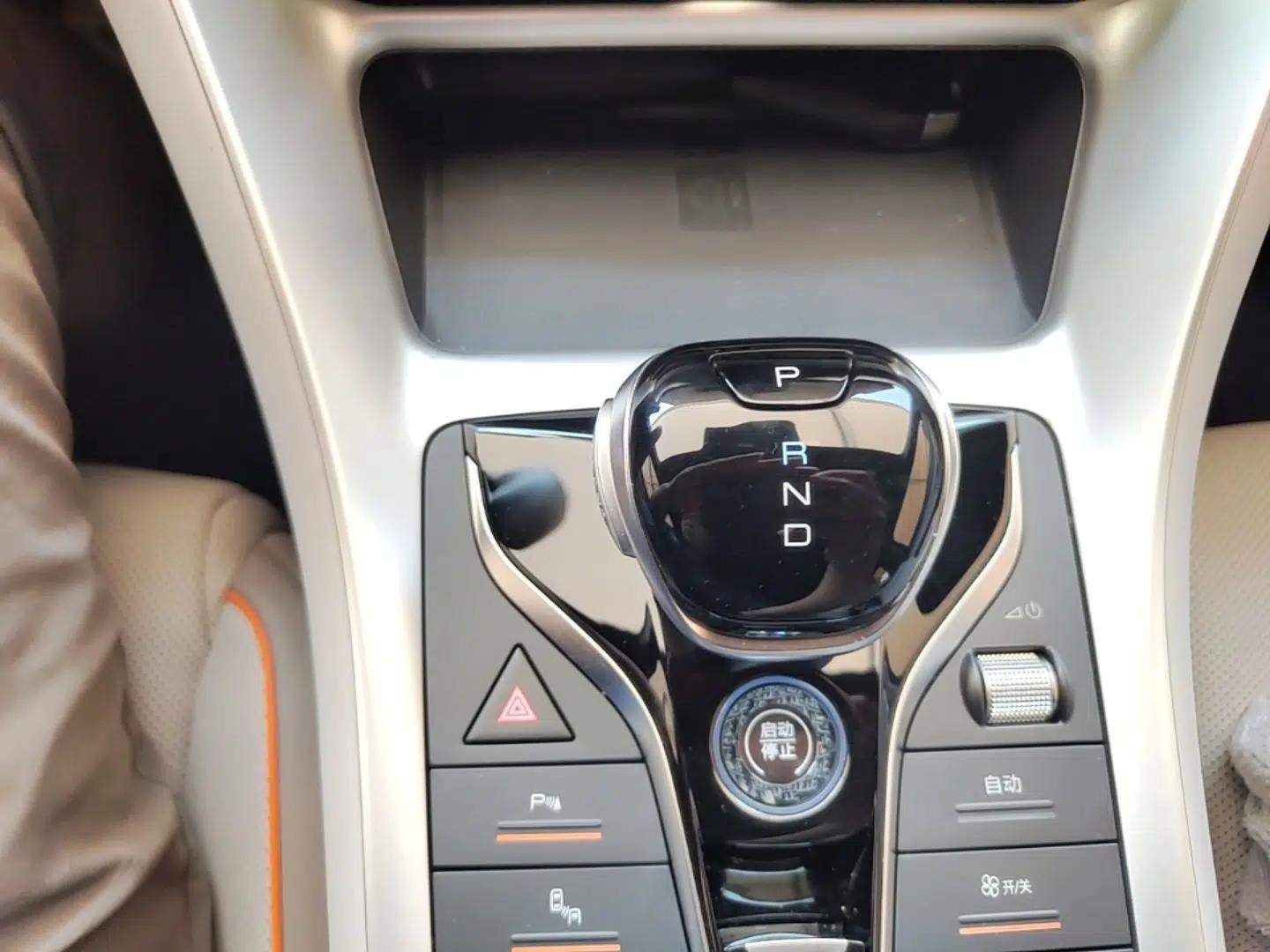 BYD Song Pro New Energy 2024 HONOR Edition DM-i 110KM Excellence Model — миниатюра 22