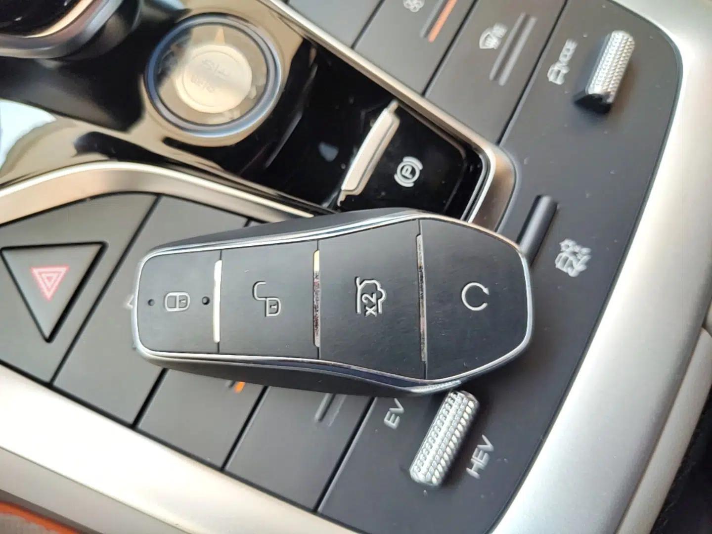 BYD Song Pro New Energy 2024 HONOR Edition DM-i 110KM Excellence Model — миниатюра 29