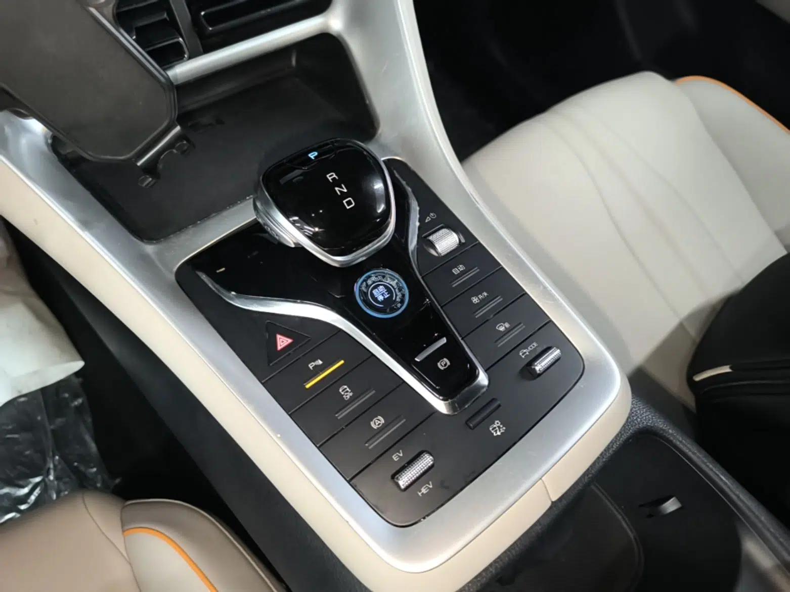 BYD Song Pro New Energy 2023 Champion Edition DM-i 71KM Leading Model — миниатюра 16