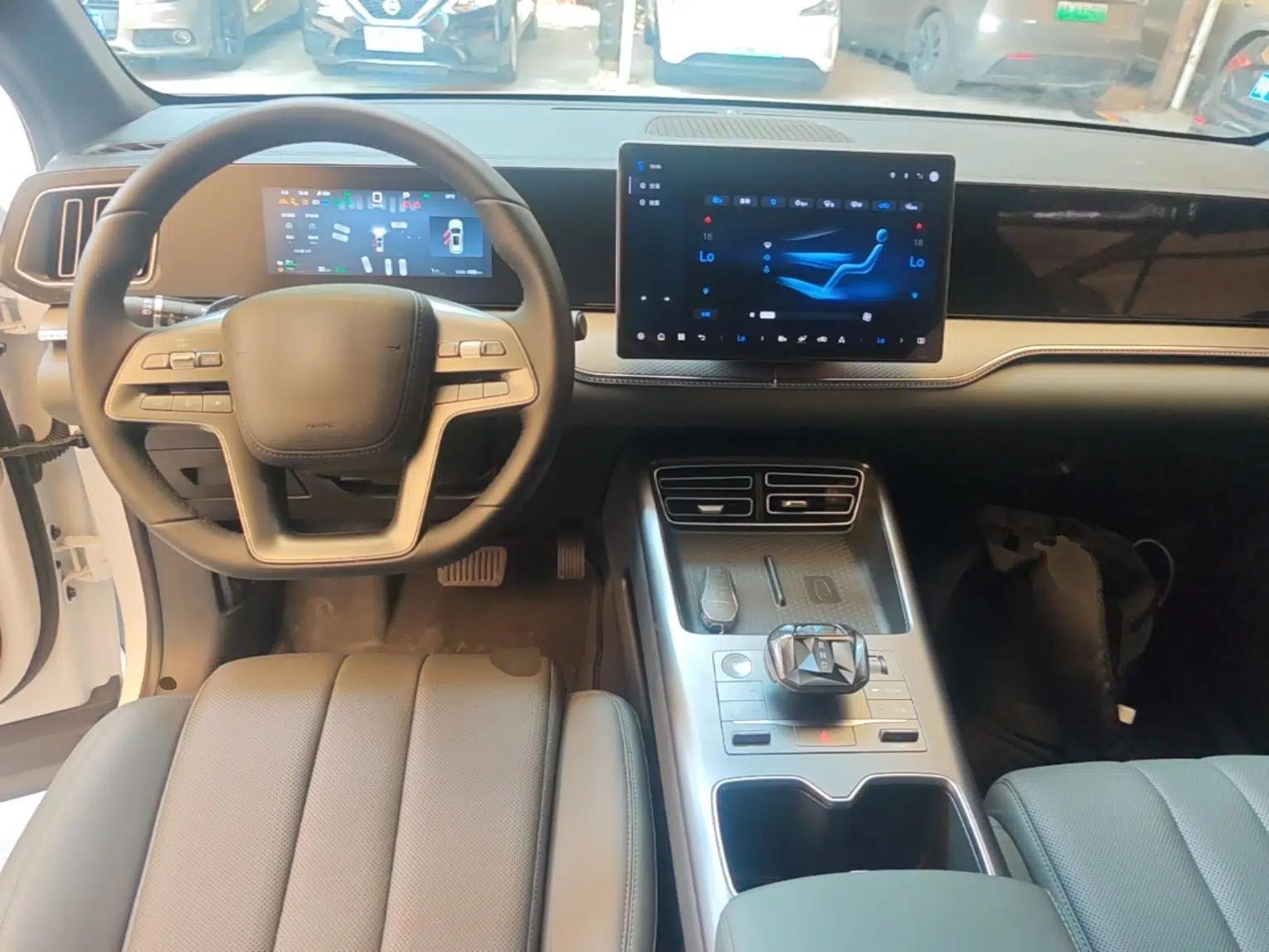BYD Song Pro New Energy 2025 2nd Generation Intelligent Driving Version DM-i 75KM Leading Edition — миниатюра 12