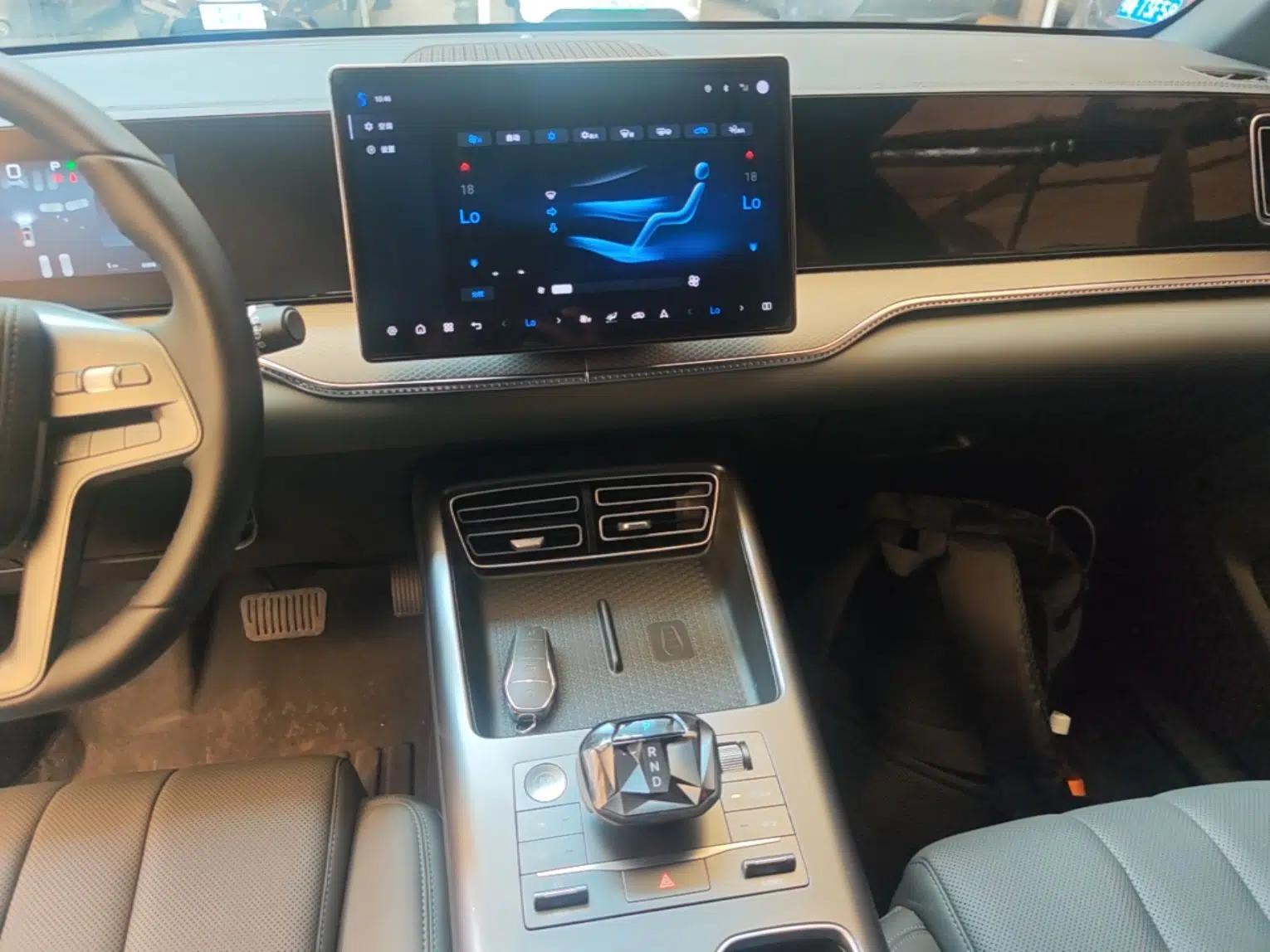 BYD Song Pro New Energy 2025 2nd Generation Intelligent Driving Version DM-i 75KM Leading Edition — миниатюра 15