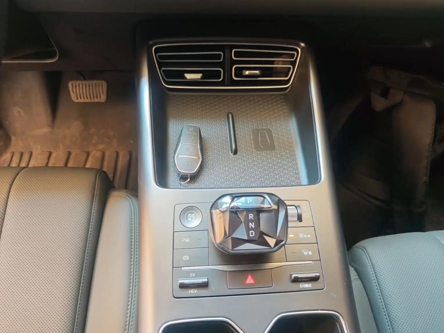 BYD Song Pro New Energy 2025 2nd Generation Intelligent Driving Version DM-i 75KM Leading Edition — миниатюра 16