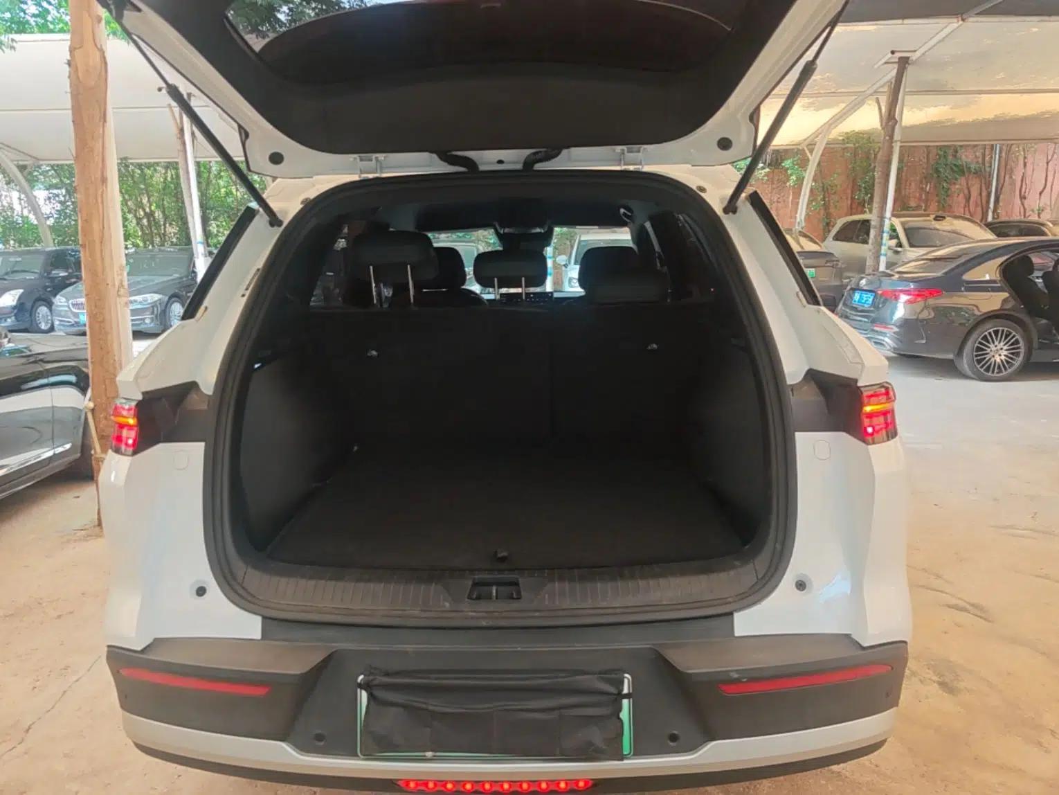 BYD Song Pro New Energy 2025 2nd Generation Intelligent Driving Version DM-i 75KM Leading Edition — миниатюра 22