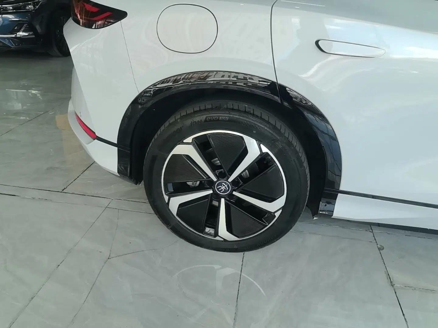 BYD Song L EV 2025 662 km Ultra-Range Version — миниатюра 11