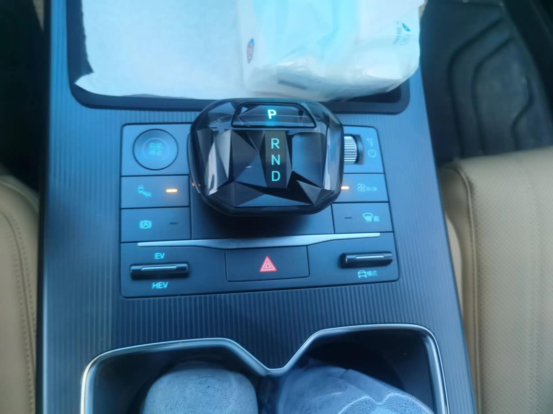 BYD Song L DM-i 2024 160km Beyond Edition — миниатюра 14