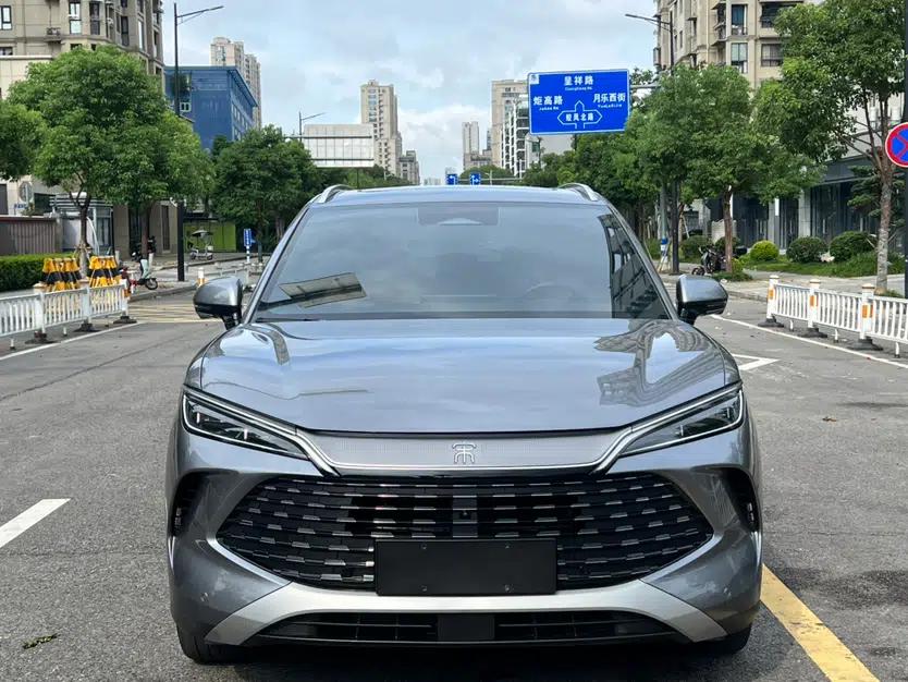 BYD Song L DM-i 2024 112 km Beyond Edition — миниатюра 2