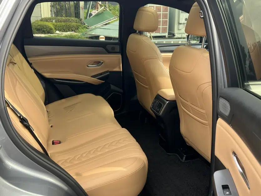 BYD Song L DM-i 2024 112 km Beyond Edition — миниатюра 16