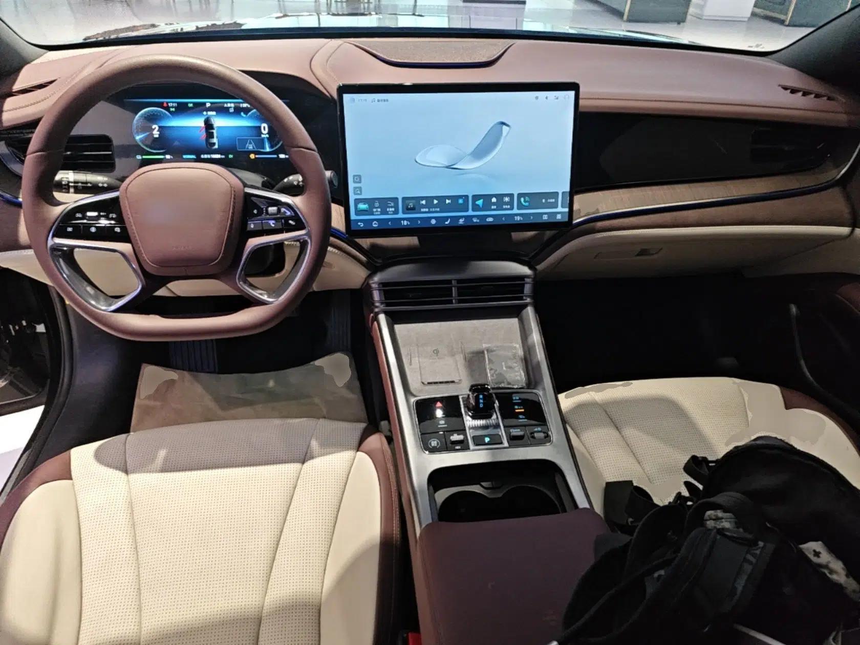 BYD Seal 2024 HONOR Edition DM-i 1.5L 121km Prestige Model — миниатюра 12