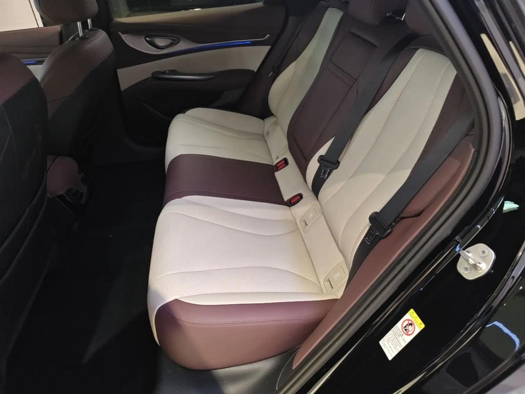 BYD Seal 2024 HONOR Edition DM-i 1.5L 121km Prestige Model — миниатюра 20