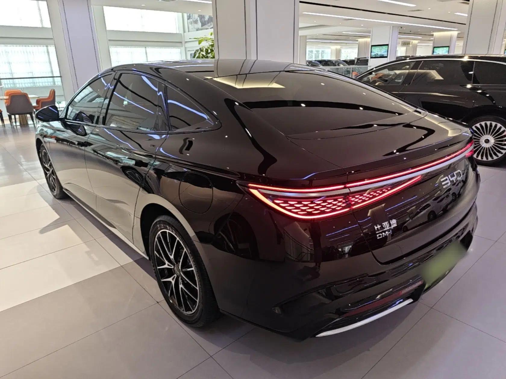 BYD Seal 2024 HONOR Edition DM-i 1.5L 121km Prestige Model — миниатюра 4