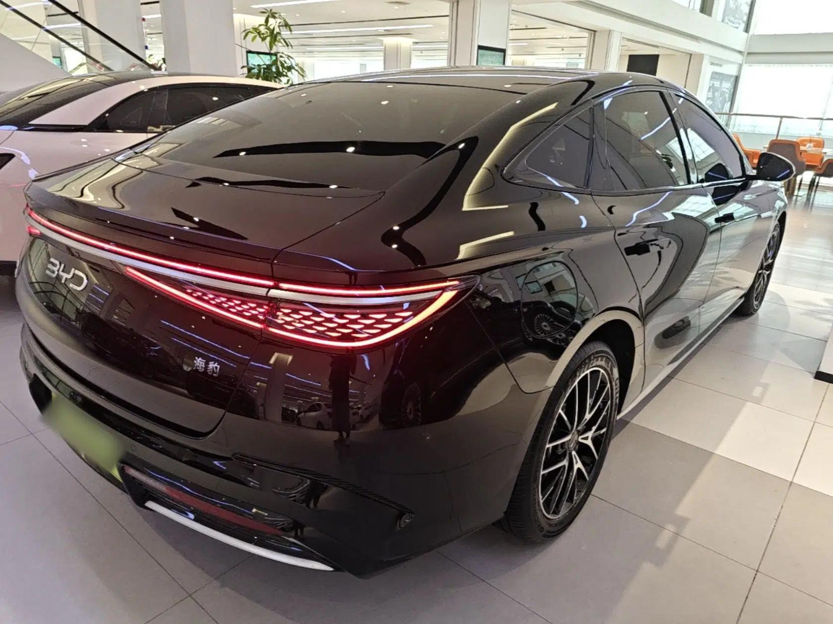 BYD Seal 2024 HONOR Edition DM-i 1.5L 121km Prestige Model — миниатюра 6
