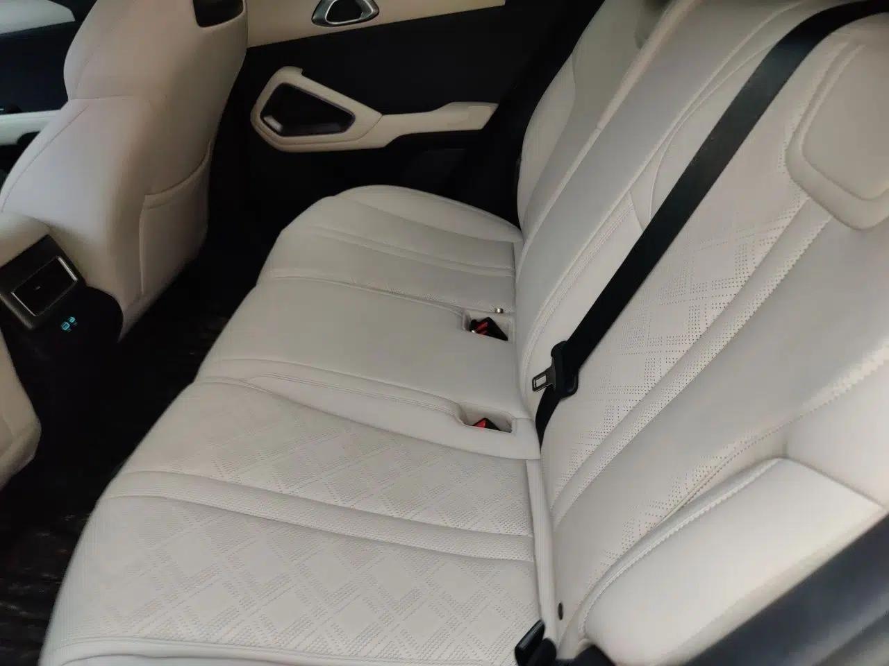 BYD Yuan UP 2025 Model 301KM Leading Version — миниатюра 17
