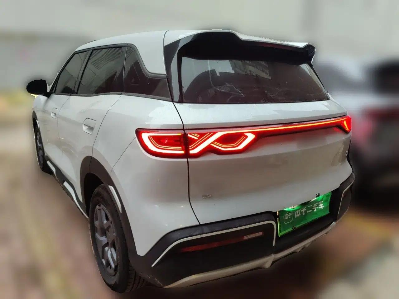 BYD Yuan UP 2025 Model 301KM Leading Version — миниатюра 4