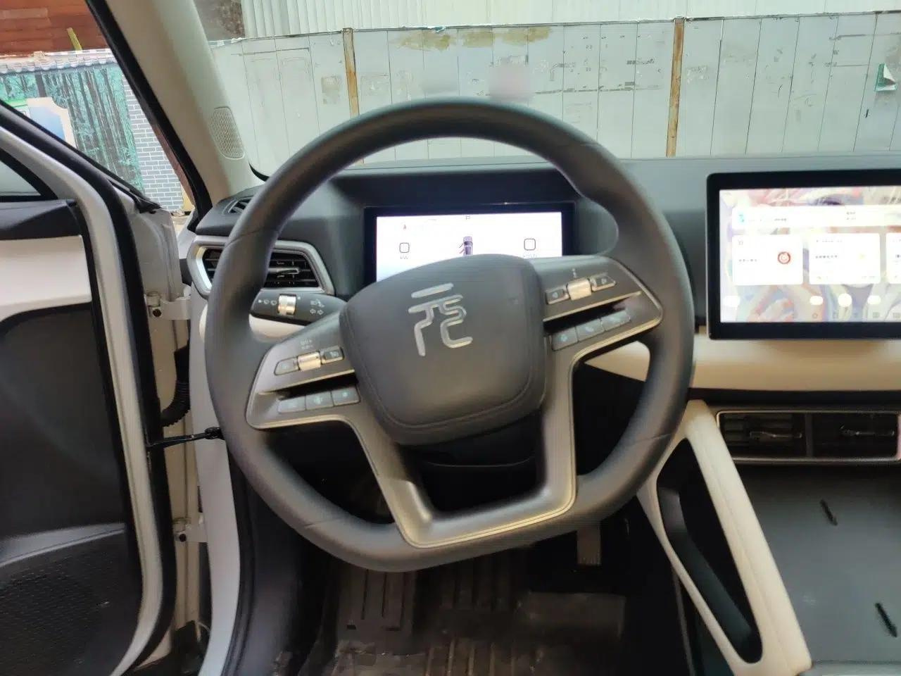 BYD Yuan UP 2025 Model 301KM Leading Version — миниатюра 10