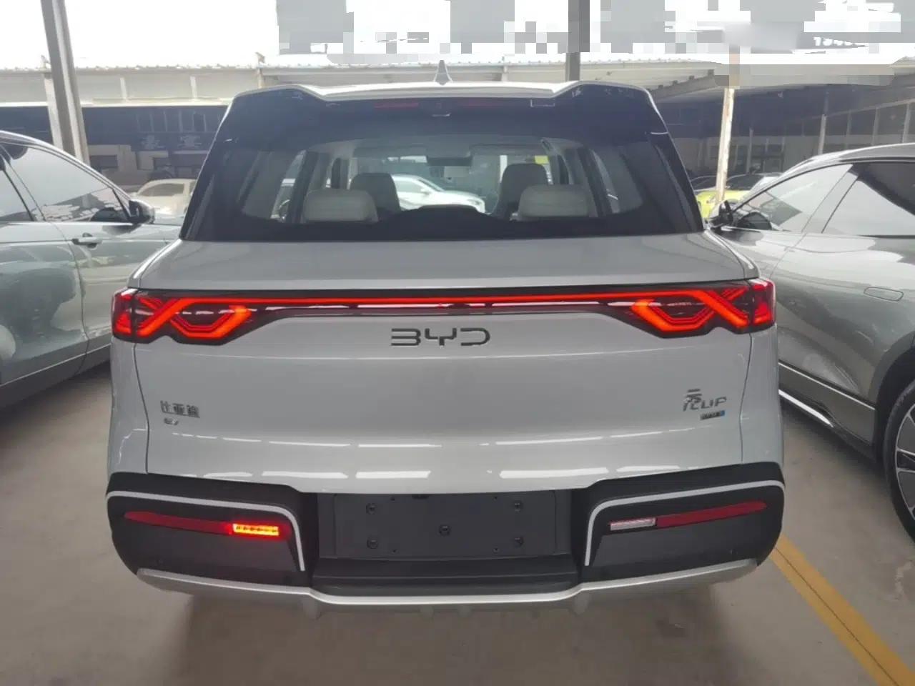 BYD Yuan UP 2025 Intelligent Driving Version 401 KM Dynamic Edition — миниатюра 5
