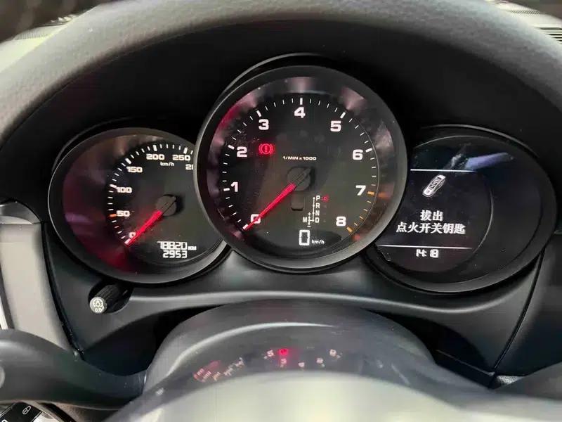 2016 Macan 2.0T — миниатюра 9