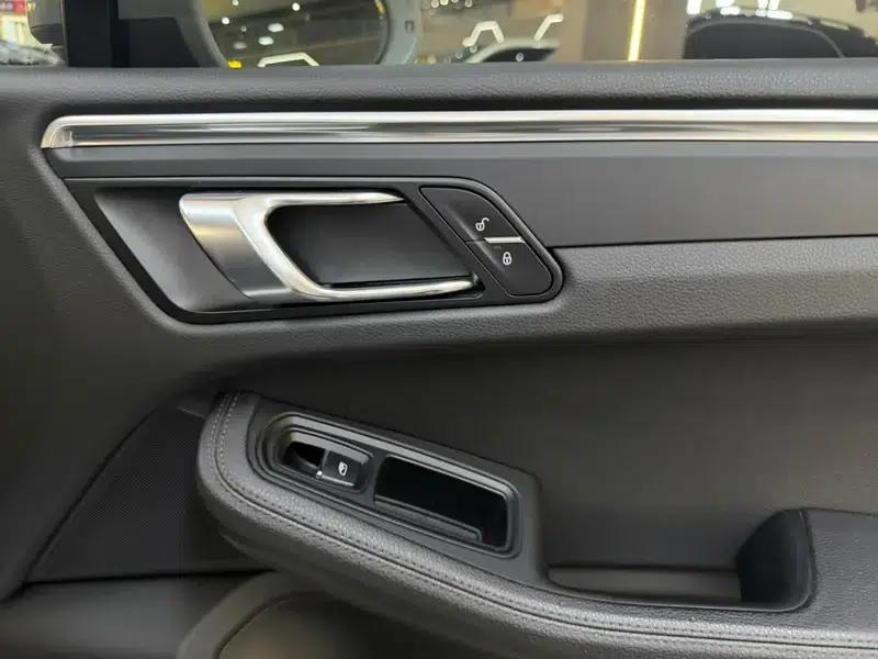 2018 Macan 2.0T — миниатюра 19