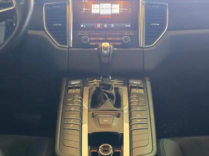 2016 Macan 2.0T — миниатюра 14
