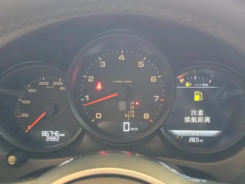 2016 Macan 2.0T — миниатюра 15