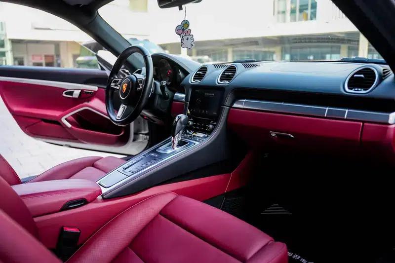 Porsche 718 Cayman 2018 2.0T — миниатюра 8