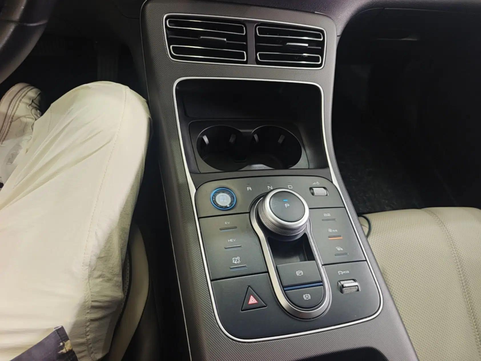 BYD Destroyer 05 2024 HONOR Edition DM-i 55KM Luxury Model — миниатюра 16