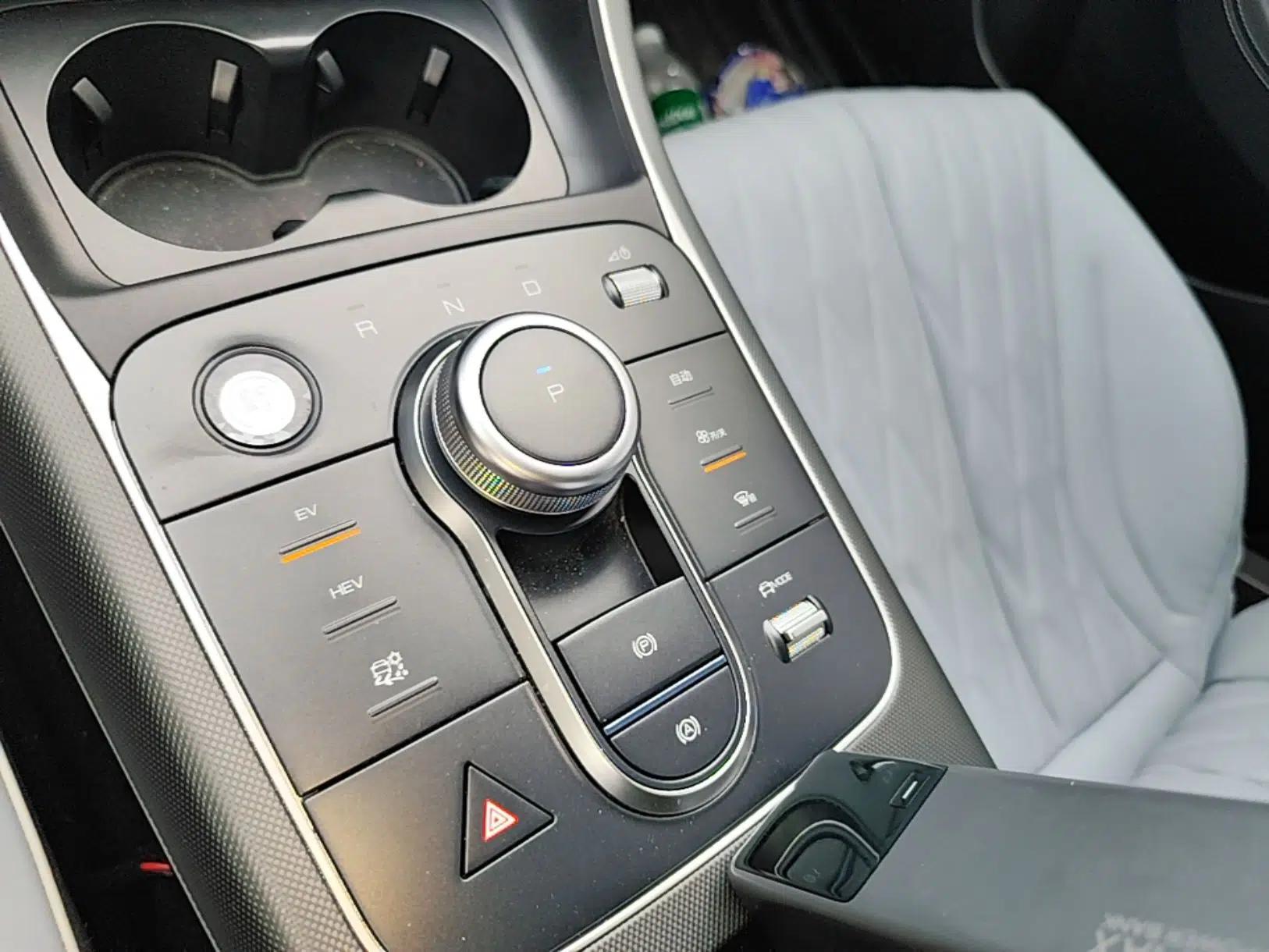 BYD Destroyer 05 2024 HONOR Edition DM-i 55KM Luxury Model — миниатюра 16