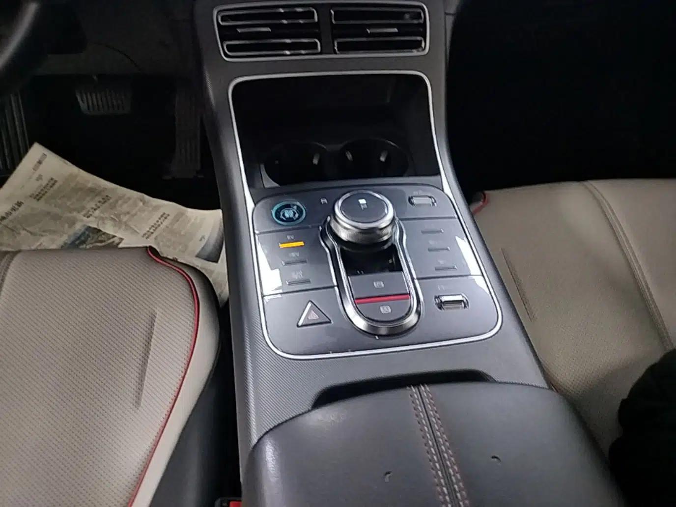 BYD Destroyer 05 2023 Champion Edition DM-i 55KM Luxury Model — миниатюра 16