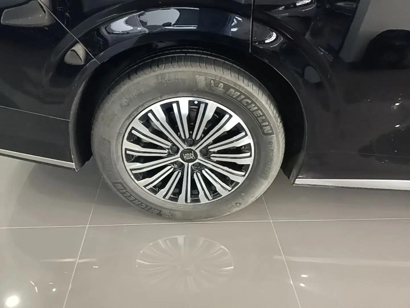 BYD Xia 2025 DM-i 1.5T 180km Beyond Edition — миниатюра 11