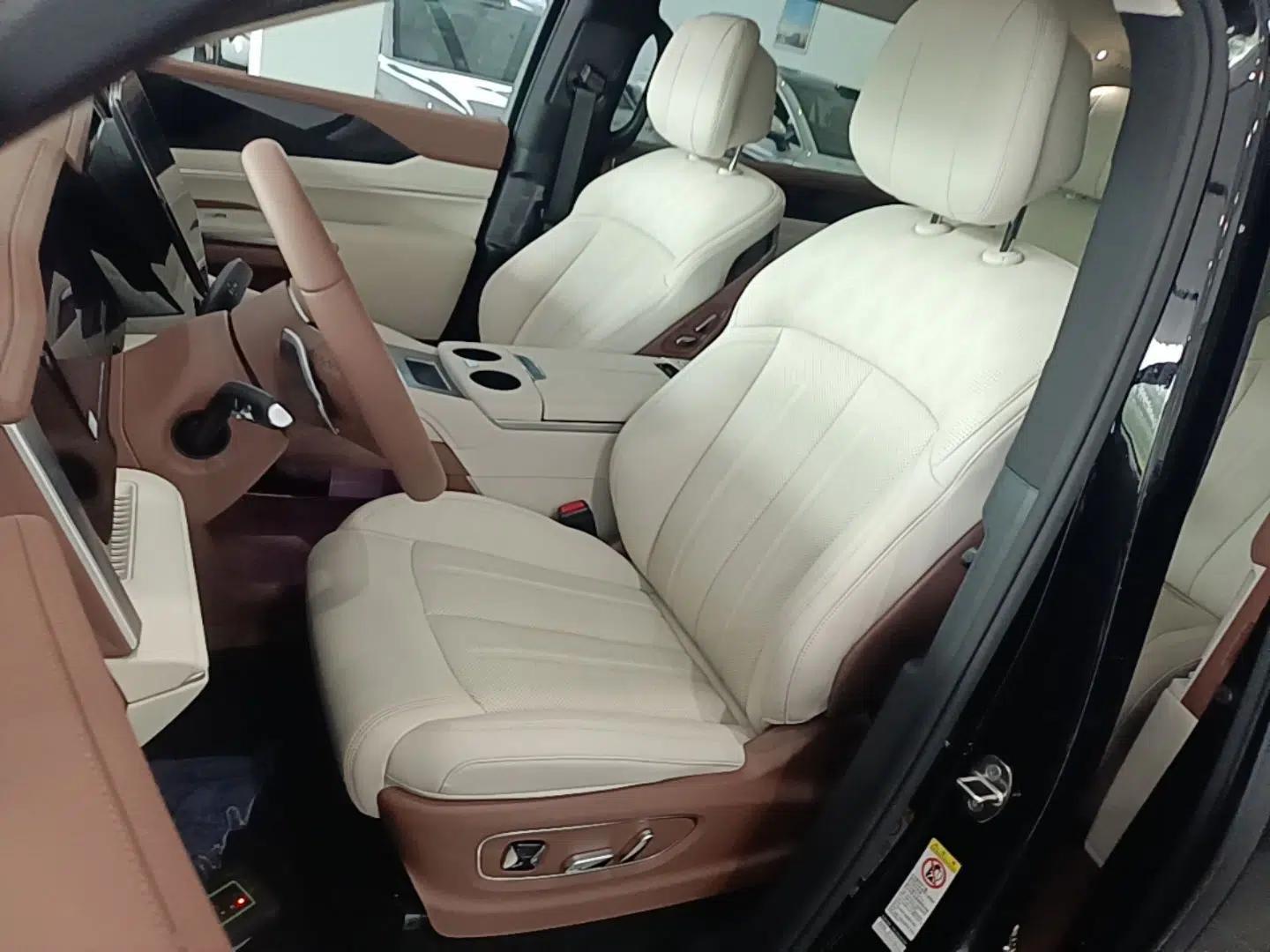 BYD Xia 2025 DM-i 1.5T 180km Beyond Edition — миниатюра 17